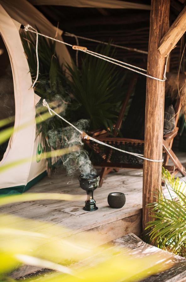 Uman Glamping & Cenote Tulum Hotel Buitenkant foto
